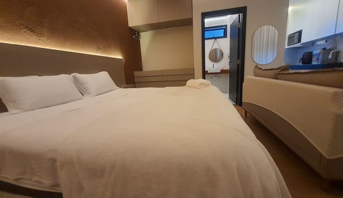 Deluxe Apartment, Balcony, Mountain View