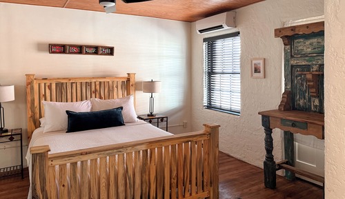 Standard Suite, 1 Queen Bed, Kitchen, Courtyard View
