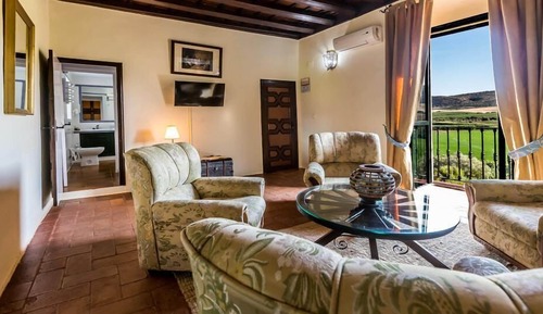 Classic Suite, Hill View