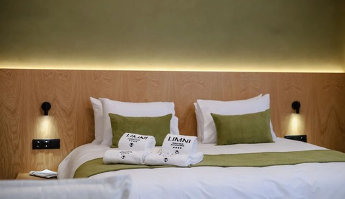 Deluxe Triple Room with Jacuzzi - Atrium