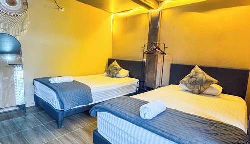 Basic Twin Room, Balcony, Garden View