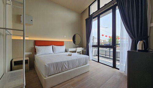 Deluxe Double Room, Balcony, Partial Ocean View