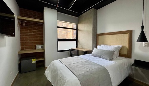 Basic Room, City View