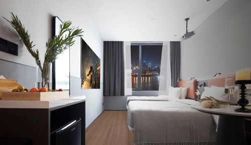 Superior Twin Room, City View