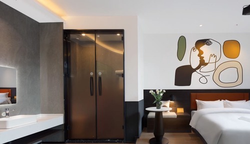 Superior Double Room, City View