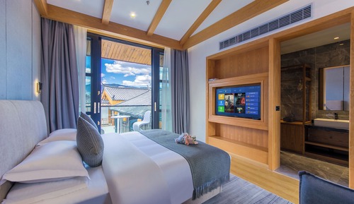 Junior Double Room, Balcony, Garden View