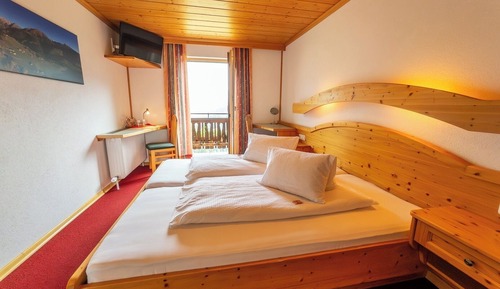 Classic Double Room, Balcony, Mountain View