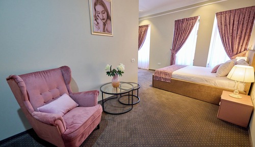 Deluxe Suite