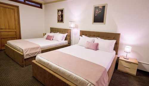 Deluxe Triple Room, City View