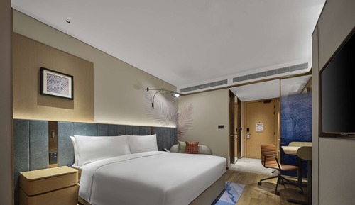 Premier Room, 1 King Bed