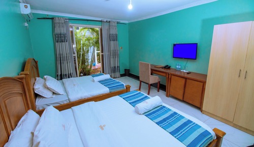 Family Twin Room