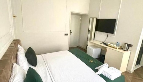Deluxe Double Room, City View