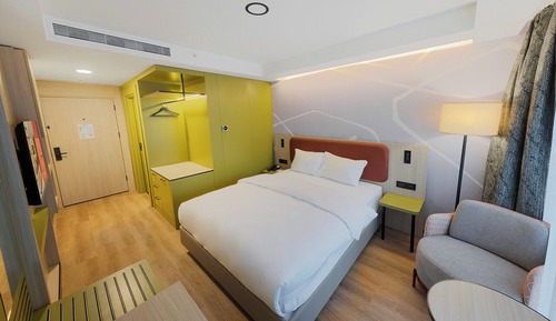 Standard King Room