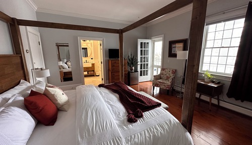 Superior Double Room, 1 King Bed, Balcony, Garden View