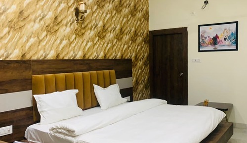 Deluxe Double Room, Garden View
