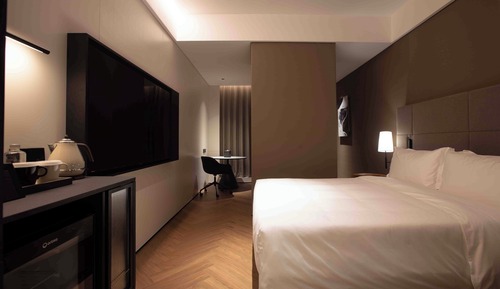 Superior Double Room, 1 Queen Bed, Private Bathroom, City View