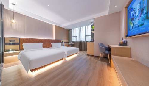 Superior Twin Room, City View