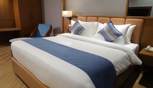 Standard Room, 1 King Bed
