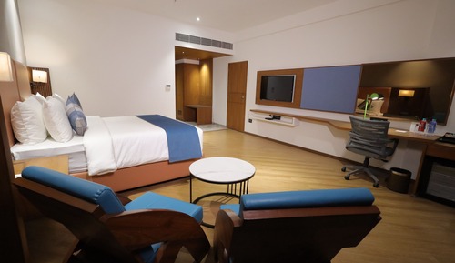 Studio, 1 King Bed, Jetted Tub