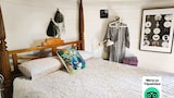 Comfort Room, 1 Queen Bed, Non Smoking, Garden View