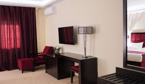 Deluxe Triple Room, Balcony, Garden View