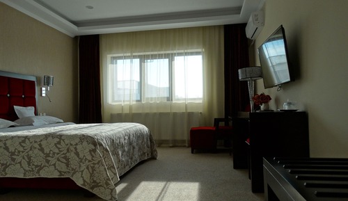 Deluxe Double Room, Garden View