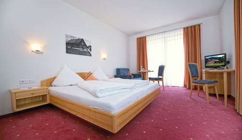 Classic Double Room, Balcony, Mountain View