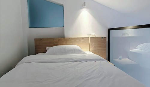 Family Studio Suite, Hill View