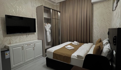 Deluxe Suite