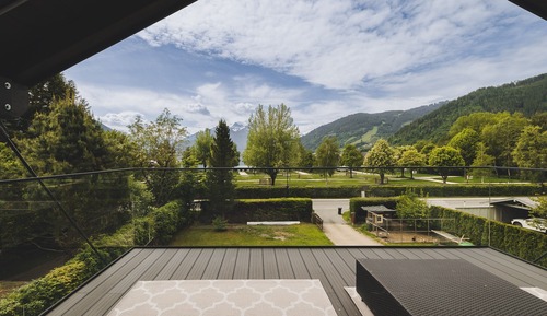 Luxury Condo, Balcony, Lake View