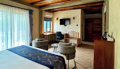 Comfort Double Room, 1 King Bed, Non Smoking, Pool View