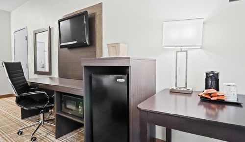 Suite, 1 Queen Bed with Sofa bed