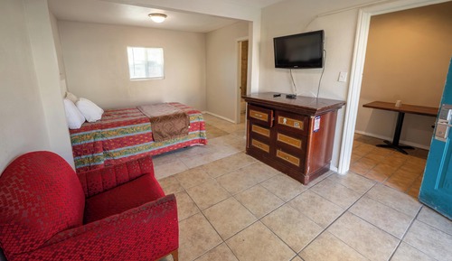 Room, 1 King Bed, Non Smoking, Kitchenette