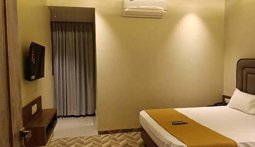 Standard Double Room, City View