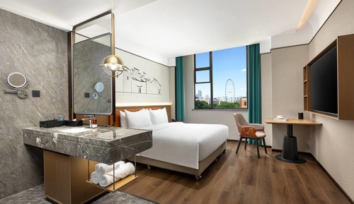 Superior Room, 1 King Bed, Smoking
