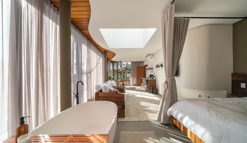 Luxury Cabin, Garden View