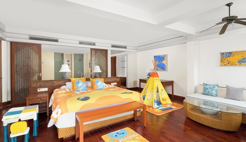 Signature Room, 1 King Bed (Swiss. Children Theme)