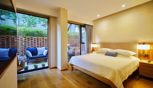 Design Double Room, Courtyard View