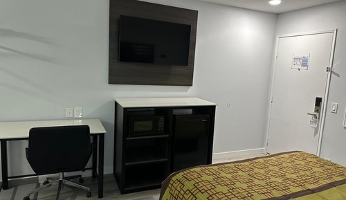 Deluxe Queen Single Room