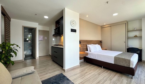 Deluxe Studio, 1 Bedroom, Balcony