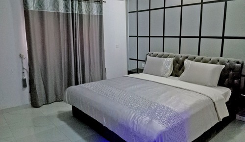 Luxury Suite, Garden View
