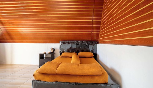 Family Room, Mountain View