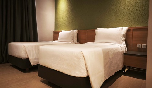 Deluxe Twin Room, City View