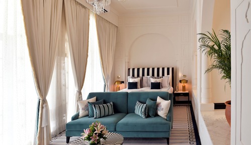 Deluxe Suite, courtyard & Garden View