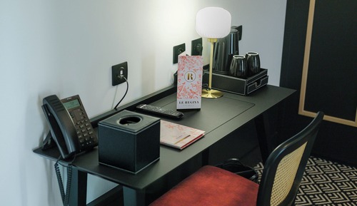 Standard Suite, 1 Queen Bed