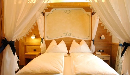 Luxury Suite