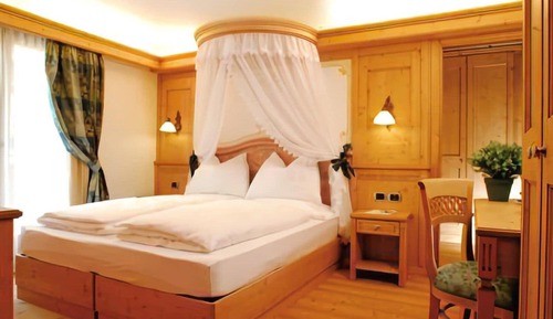 Elite Suite