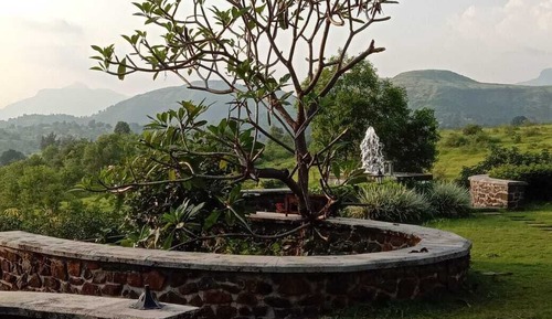 Villa, Lake View