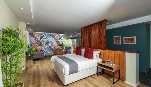 Deluxe Studio Suite, Accessible, Kitchenette