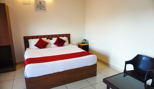 Standard Room, 1 King Bed, Non AC,  Private Bathroom, Garden View